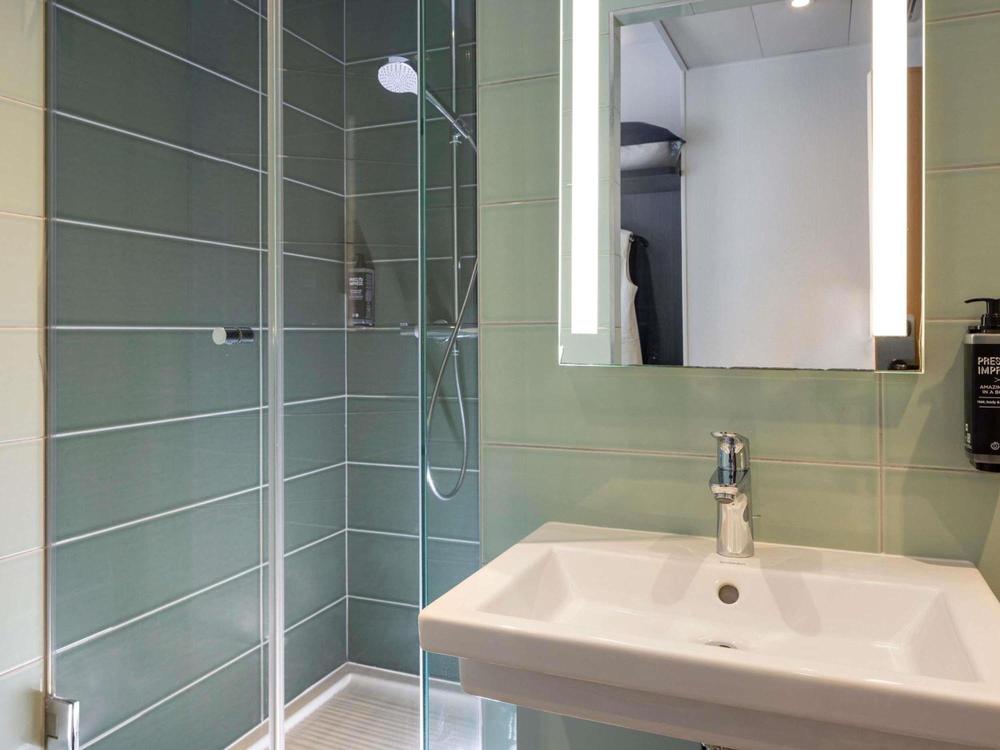 Ibis Styles Gare Saint Lazare Hotel Parigi