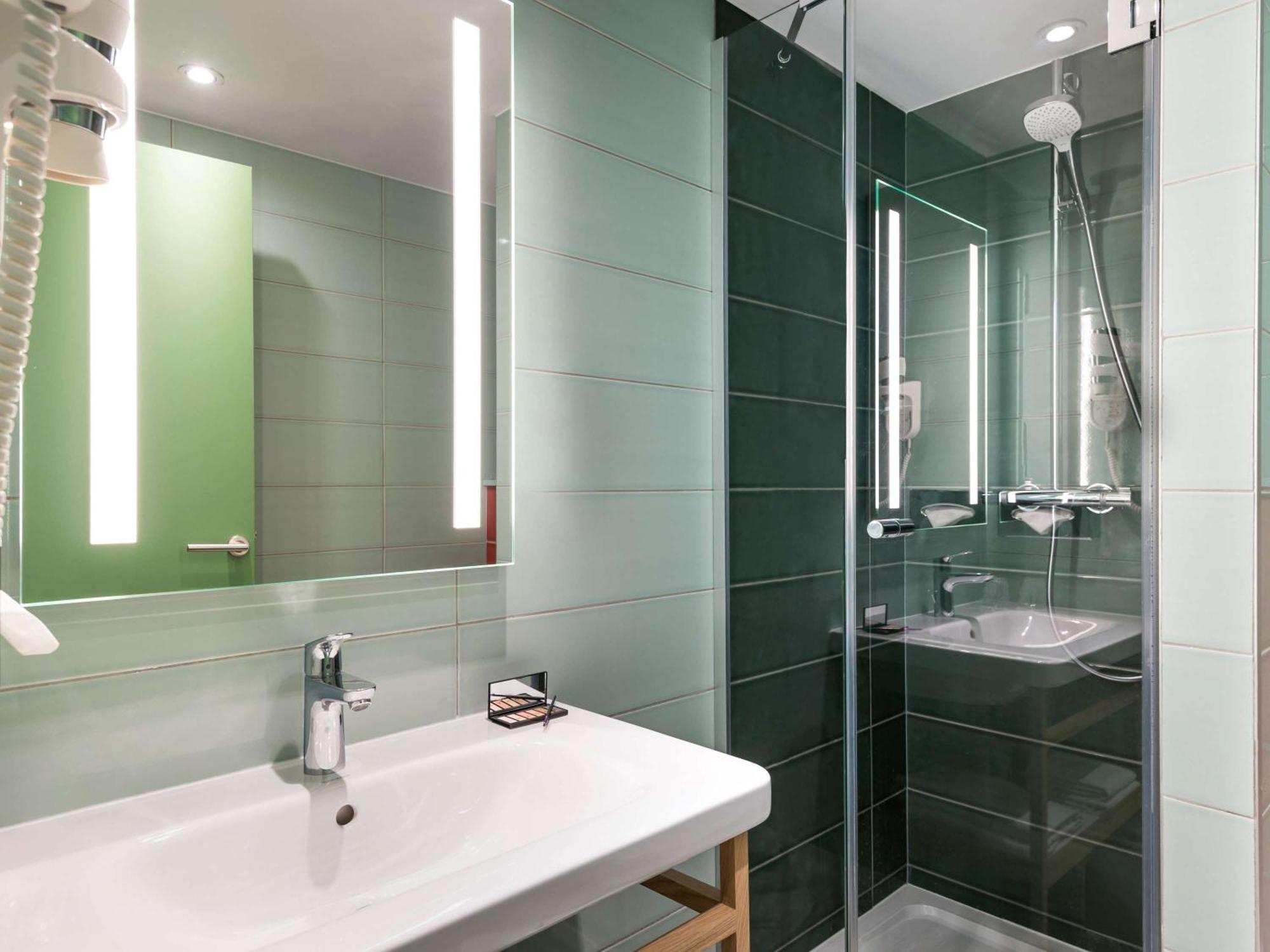 Ibis Styles Gare Saint Lazare Hotel Parigi